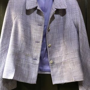 Kasper Blazer Size 12. Adorable w/ jeans.